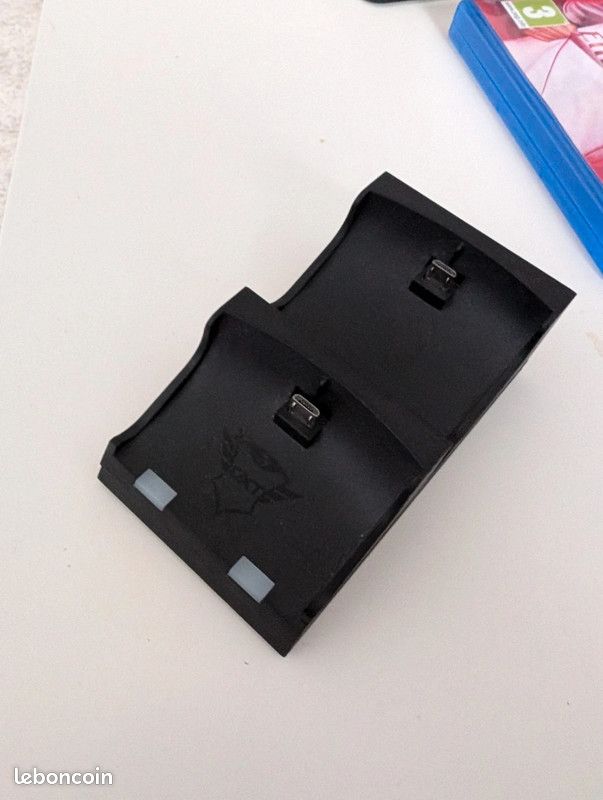 PlayStation 4 (image 8)