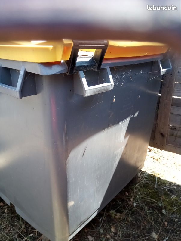 Conteneur poubelles environ 840 litres (image 2)