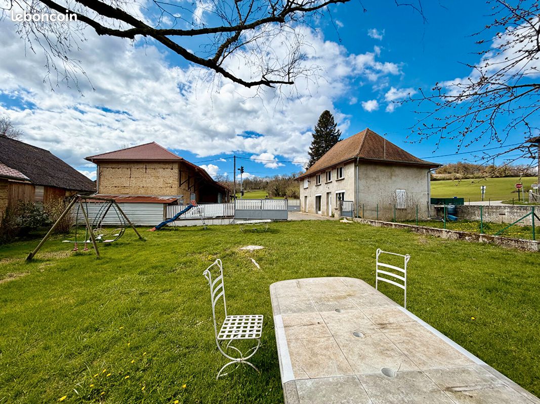 Maison 7 pièces 100 m² · à La Tour-du-Pin · 100 m² · 220 000 €