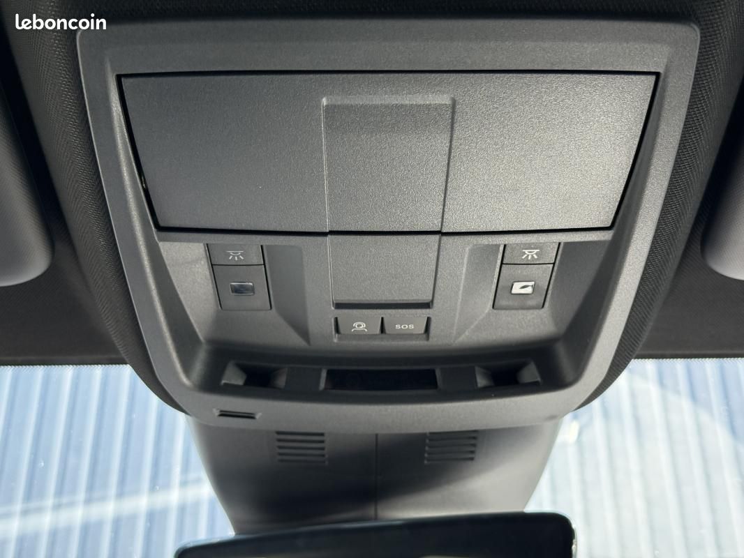 Peugeot 3008 GT EXLUSIVE HYBRID 145 CH (image 22)
