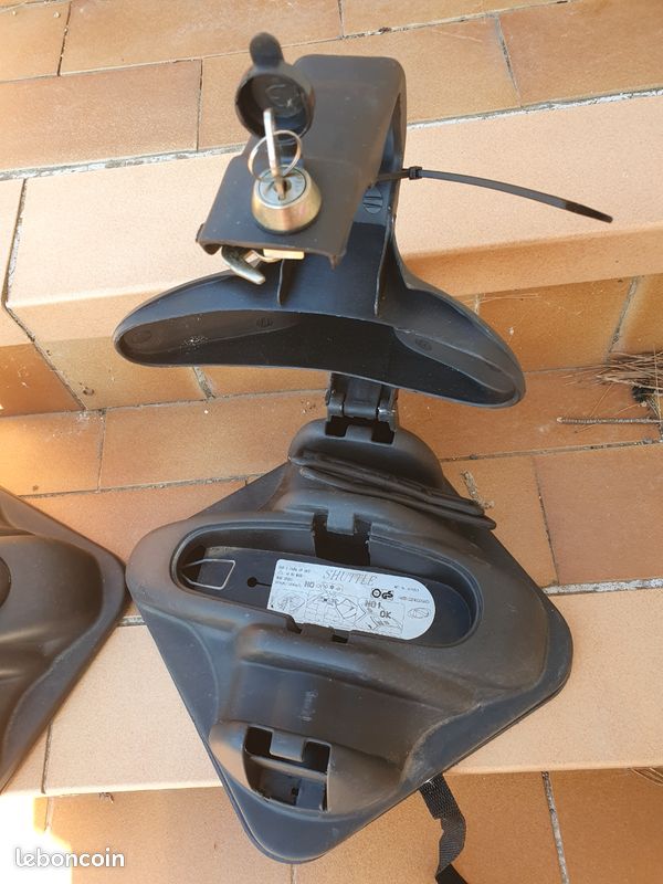 Lot de 2 porte skis magnétiques marque Shittle (image 2)