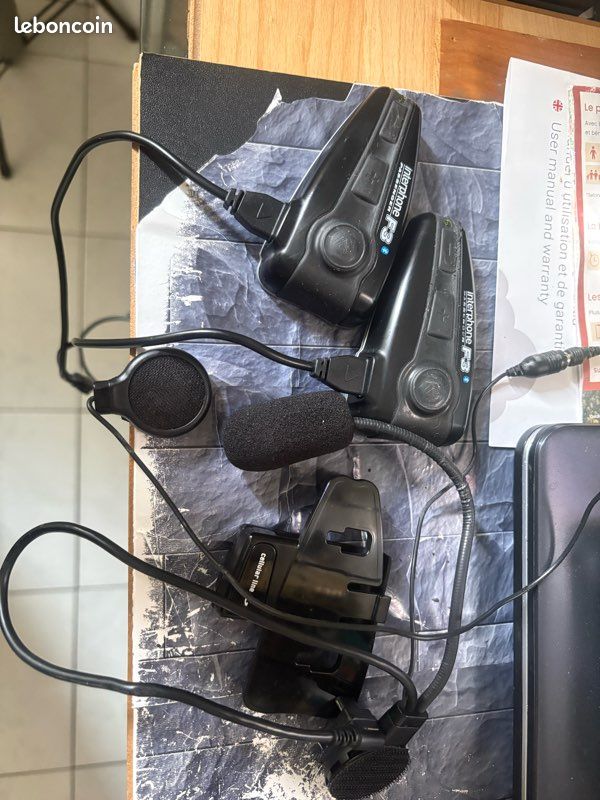 Lot de 2 intercoms Passenger F3 – Pour pièces / réparation (image 1)