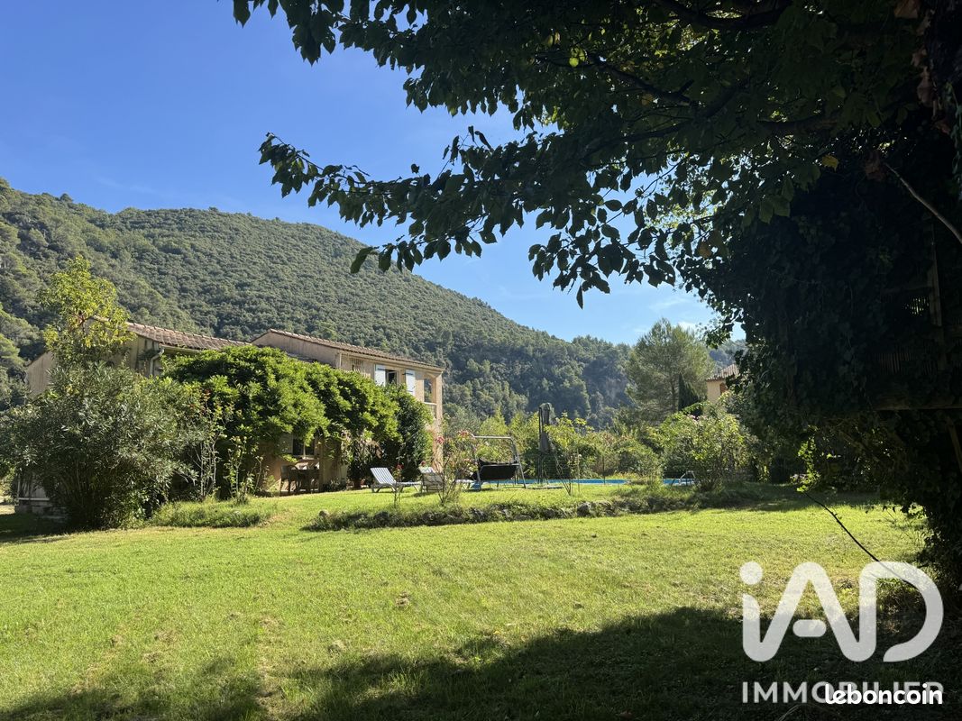 Maison 5 pièces 141 m² · au Broc · 141 m² · 659 000 €