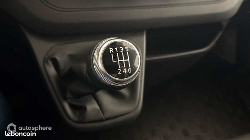 Renault Trafic Véhicule utilitaire ou Société L1H1 3T 2.0 Blue dCi 130ch Confort E6E (image 19)