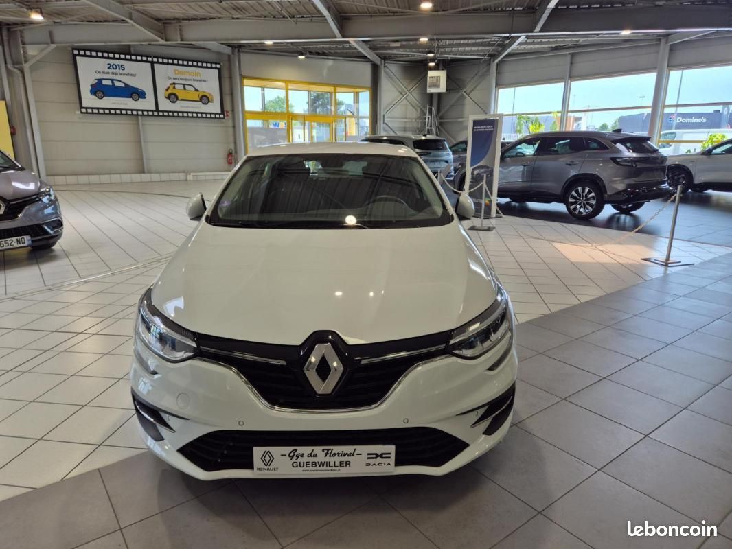 Renault Mégane IV Berline E-Tech plug-in hybrid 160 Evolution (image 2)