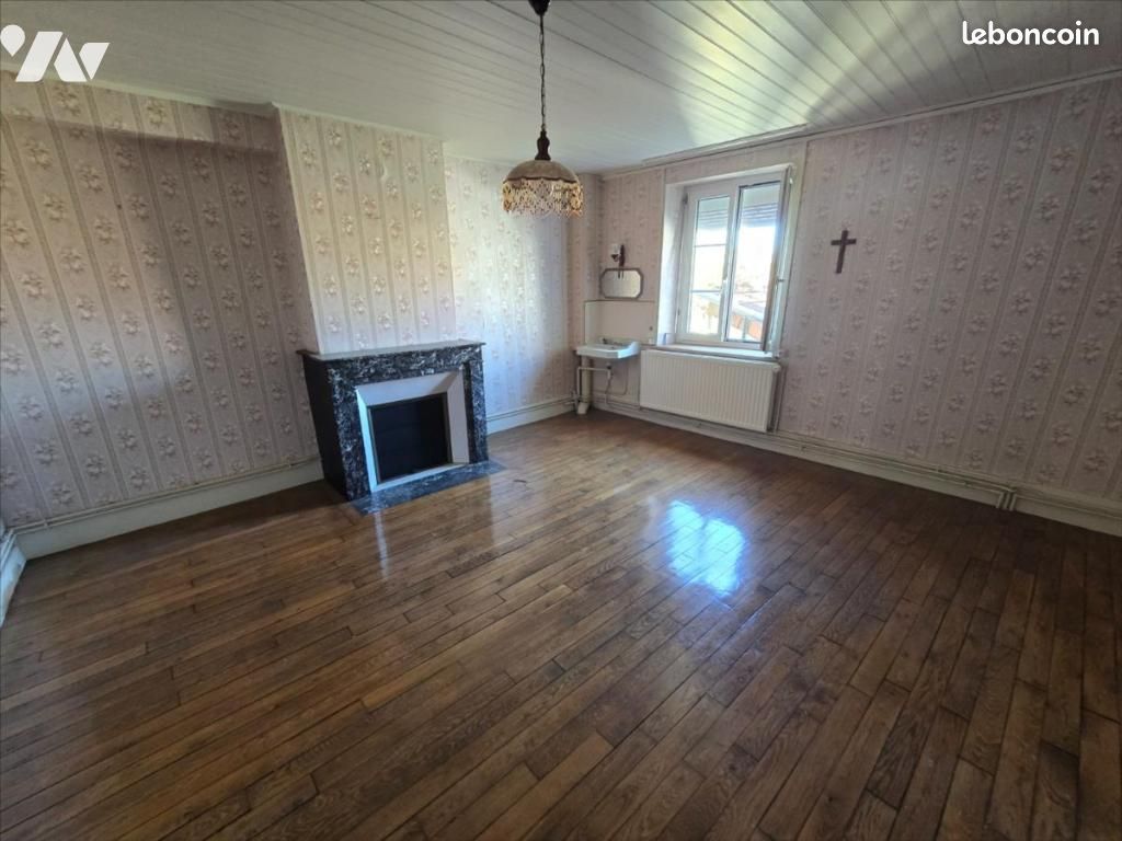 Maison 6 pièces 200 m² · à Neufchâteau · 200 m² · 71 000 €