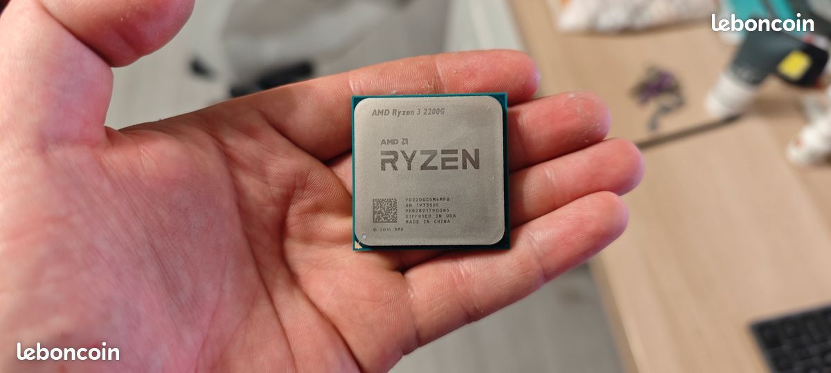 AMD Ryzen 3 2200G Box (Socket AM4, YD2200C5FBBOX) au meilleur prix sur
