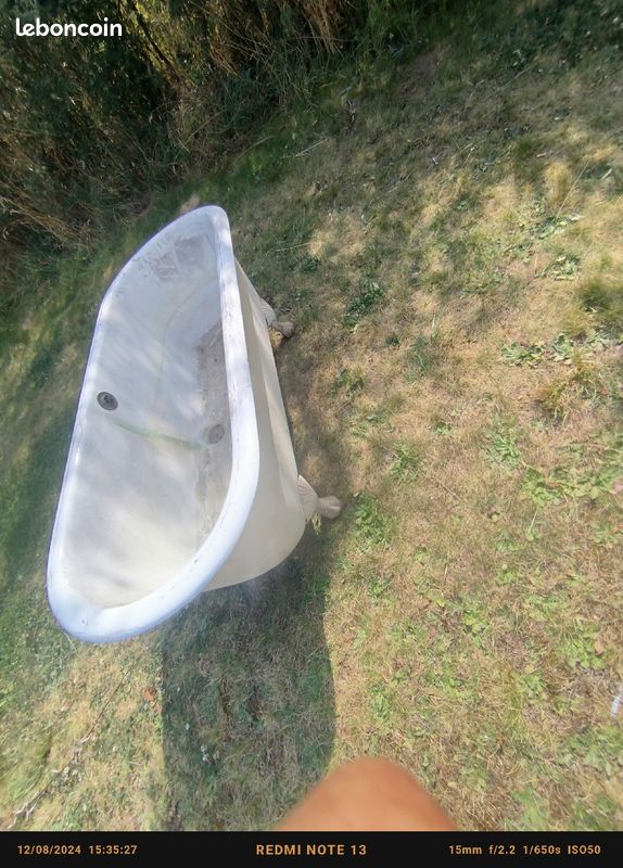 Bonjour je vends baignoire en fonte avec pâte de lion (image 2)