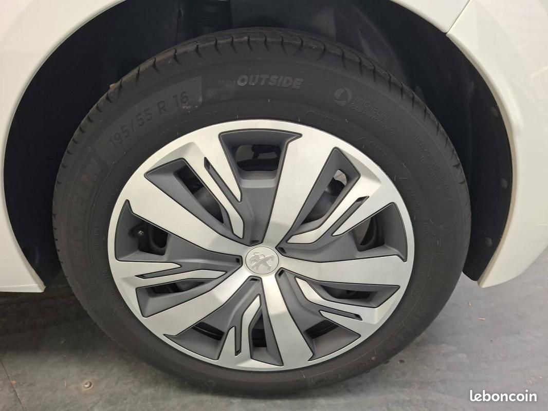 Peugeot 208 II PureTech 100 S&S BVM6 Active Business 5p (image 18)
