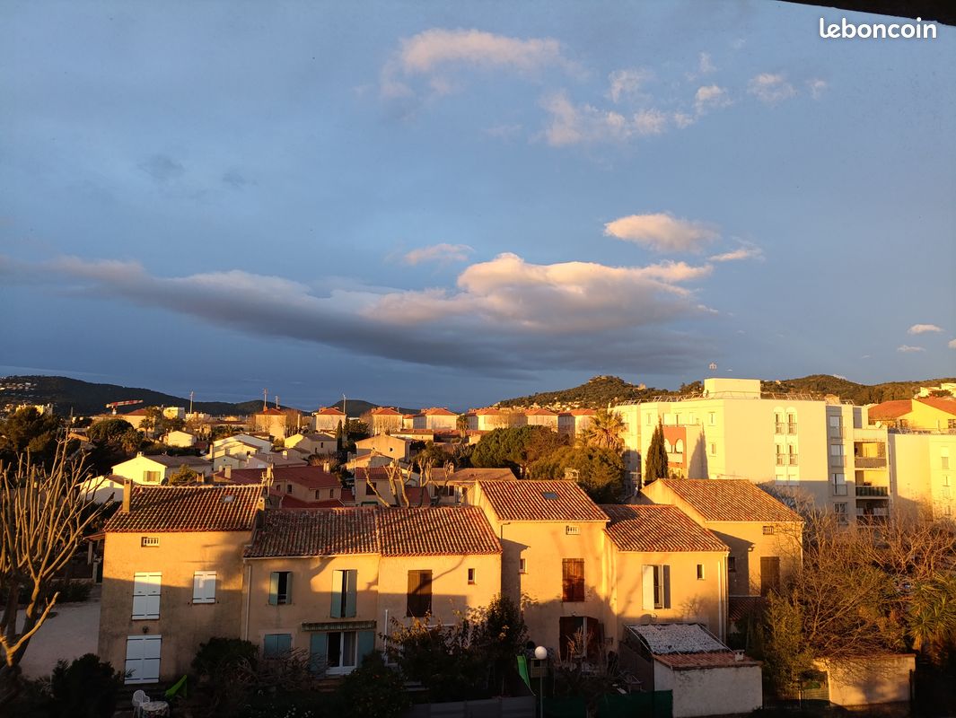 Parking 60 m² · à Hyères · 60,4 m² · 265 000 €