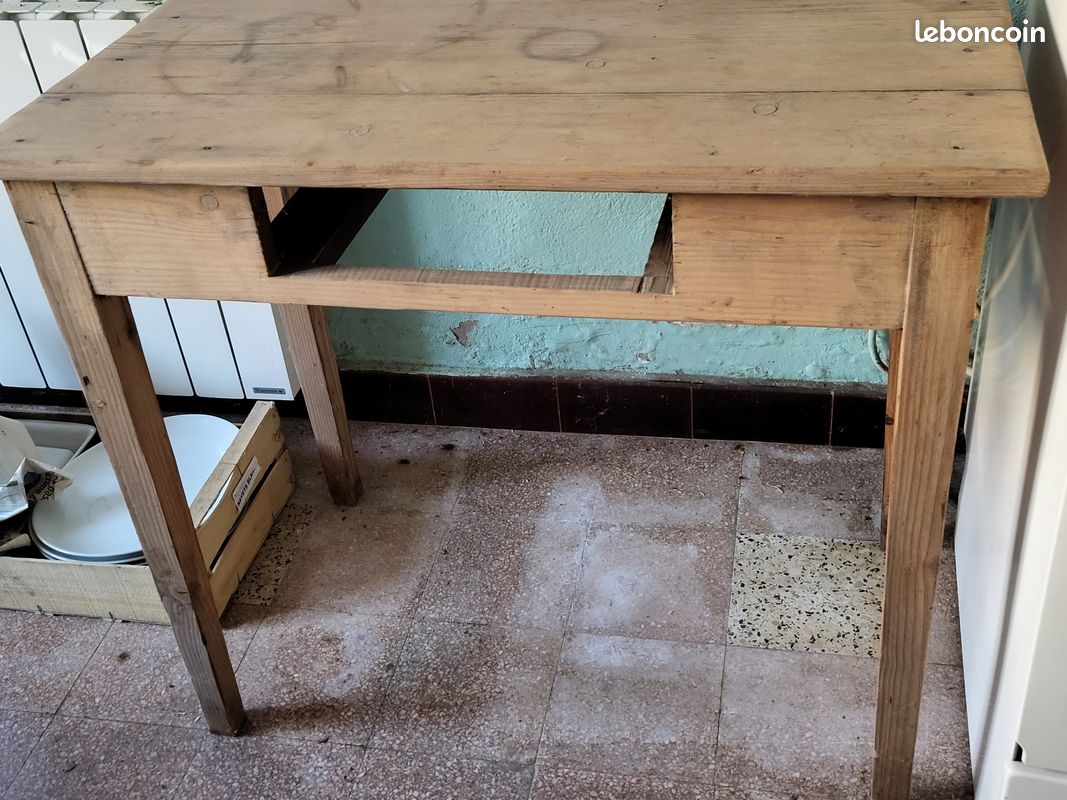 Table en bois (image 2)