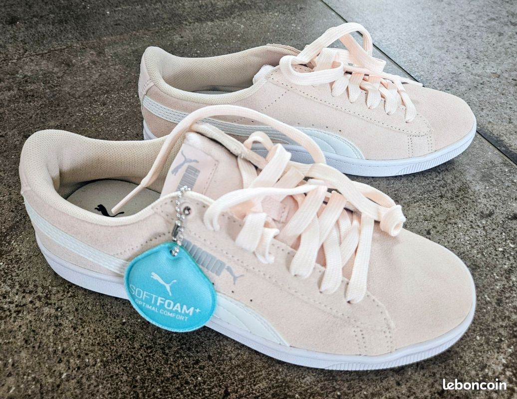 Baskets Puma neuves Taille 38 Modèle Vikky Extérieur en cuir suede