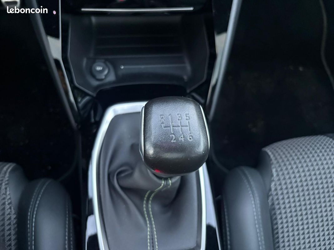Peugeot 208 GT Line (image 10)