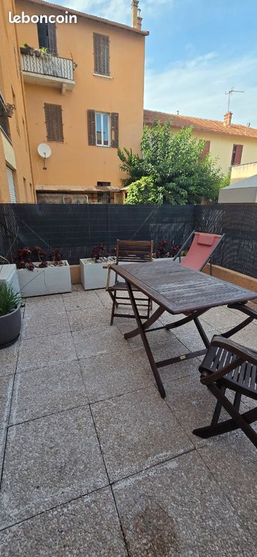 Appartement 1 pièce 26 m² · à Hyères · 26 m² · 615 €