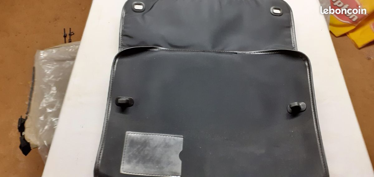 Porte documents sacoche (image 1)