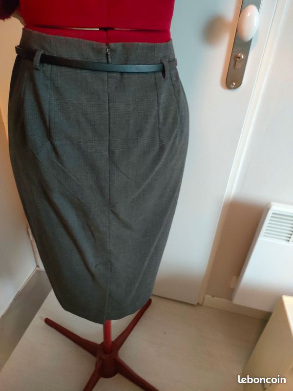 Jupe tailleur mi-longue fendue ceinture (image 3)