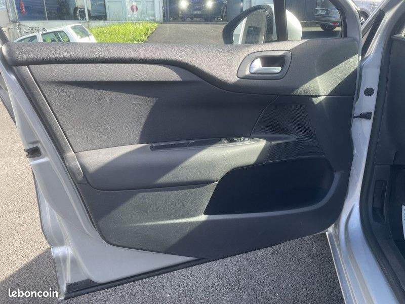 Citroen C4 1.6 HDI 90 FAP VITAMINE II (image 12)