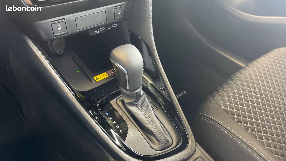 MAZDA Mazda2 Hybrid 1.5L CVT 116 ch Homura (image 20)