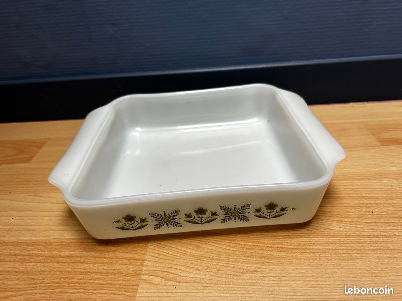 Lot De 2 Plats Vintage Anchor Hocking Arcopal Gigognes - Très Bon état