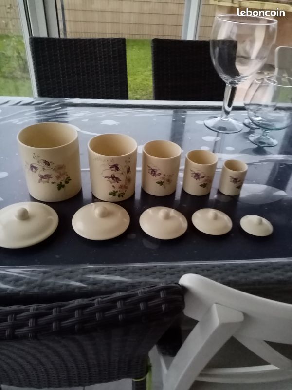 Pots (image 2)