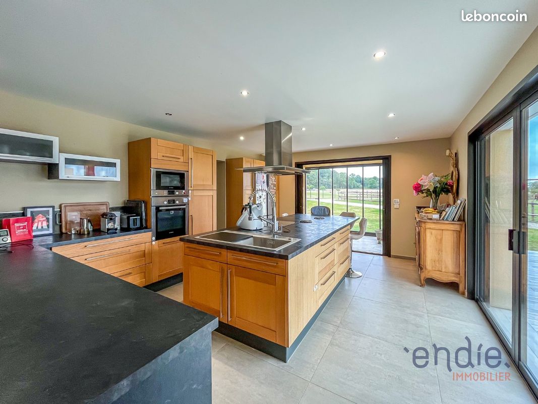 Propriété 7 pièces 278 m² (image 10)
