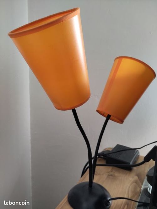 Lampe orange (image 1)