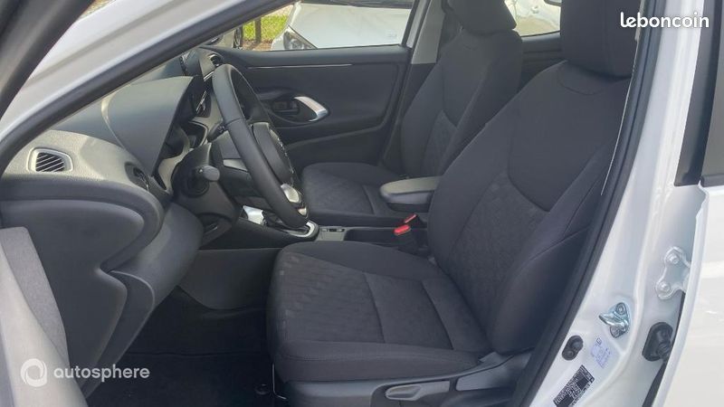 Toyota Yaris 116h Dynamic 5p MY25 (image 12)