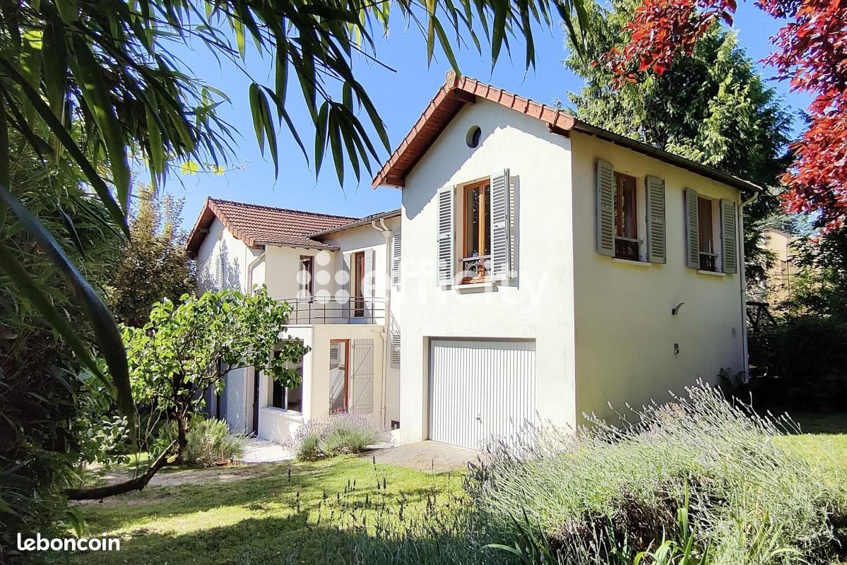 Maison 6 pièces 160 m² · à Sèvres · 160 m² · 1 100 000 €