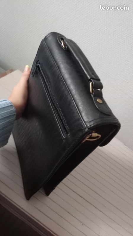 Petit Porte document en bandoulière (image 6)