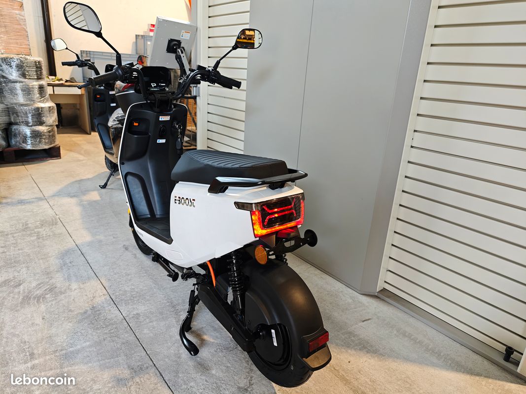 Scooter électrique EBOOST prix usine - Motos