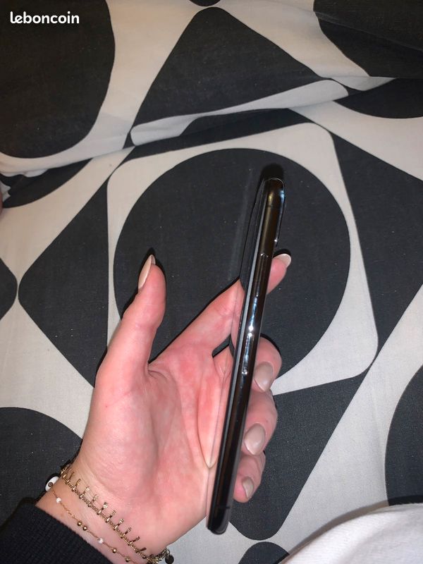 IPhone X (image 3)
