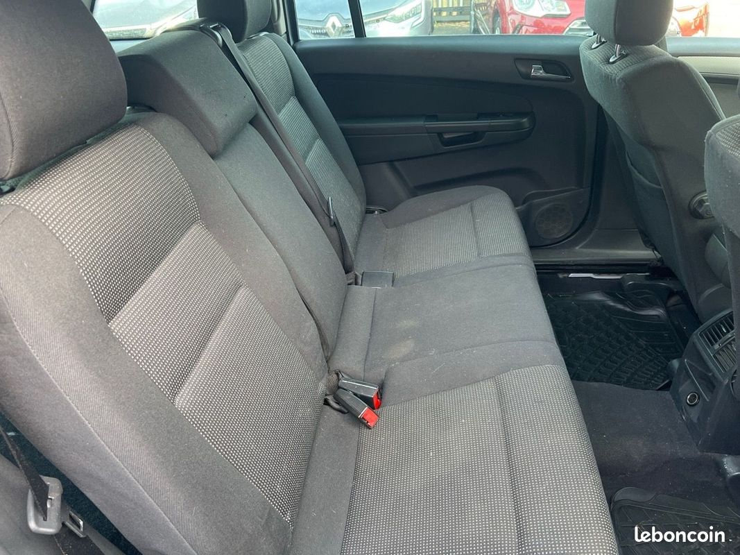 Opel ZAFIRA 1.9 CDTI120 COSMO 7 PLACES (image 8)