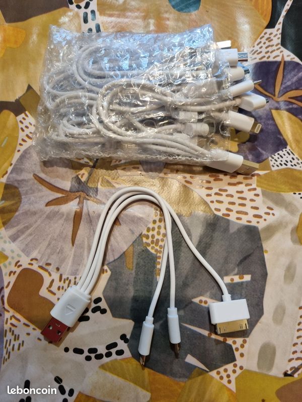 Cable USB de charge 3 en 1 (image 2)