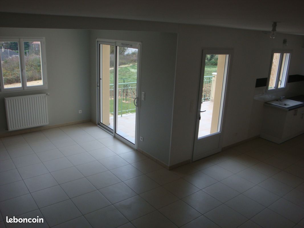 Maison 5 pièces 96 m² · à Montamisé · 96 m² · 950 €/mois