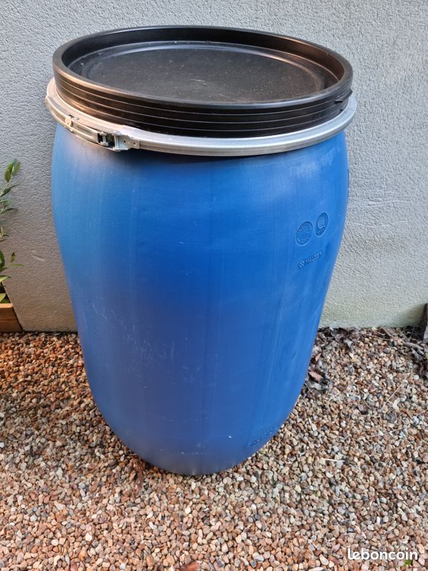 Vends bidons 200 Litres (image 1)