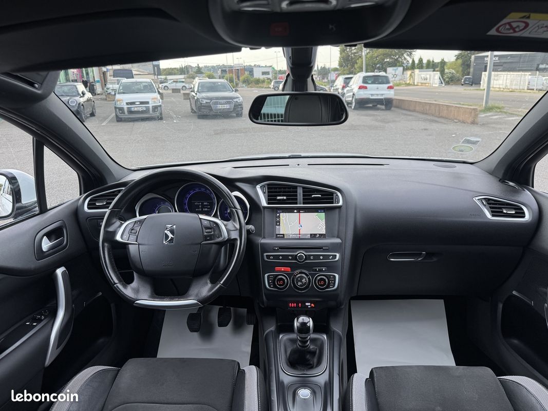 Citroen DS4 1.6 BLUEHDI 120CH SO CHIC S&S (image 11)