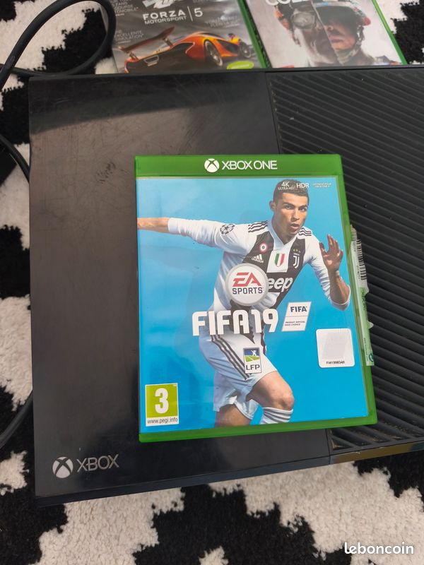Xbox One 500 Go + 4 jeux (sans manette) (image 4)