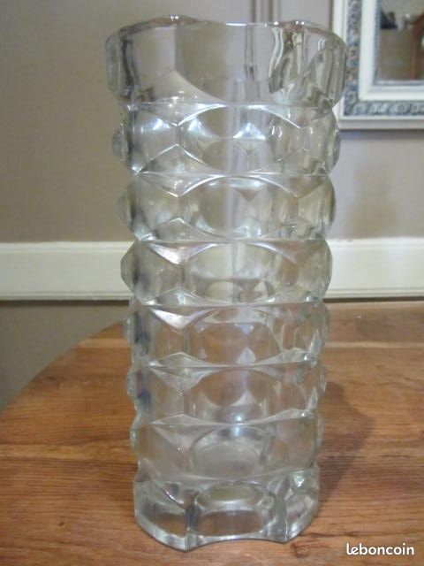 Lyma vase (image 1)