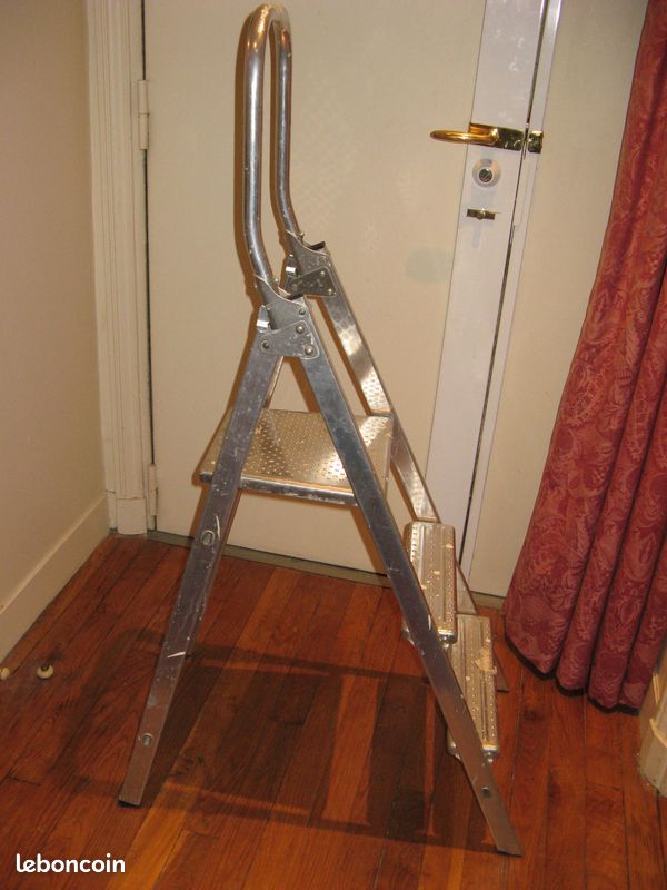 Petit escabeau (image 1)