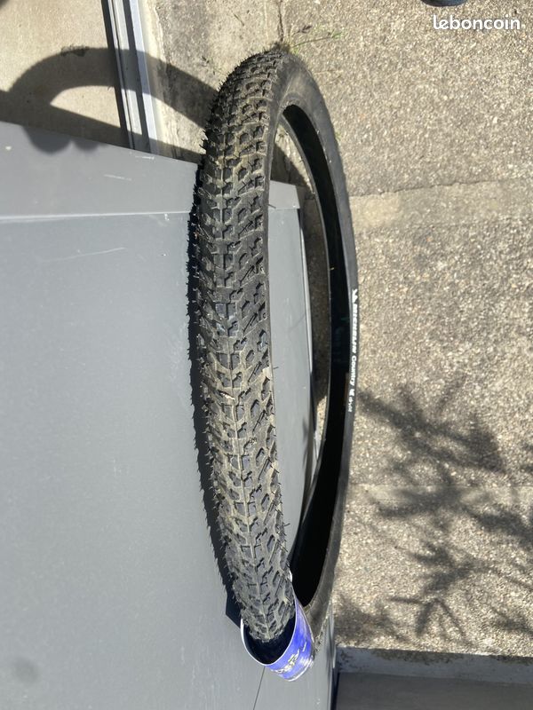 Pneu mixte VTC VTT (image 1)