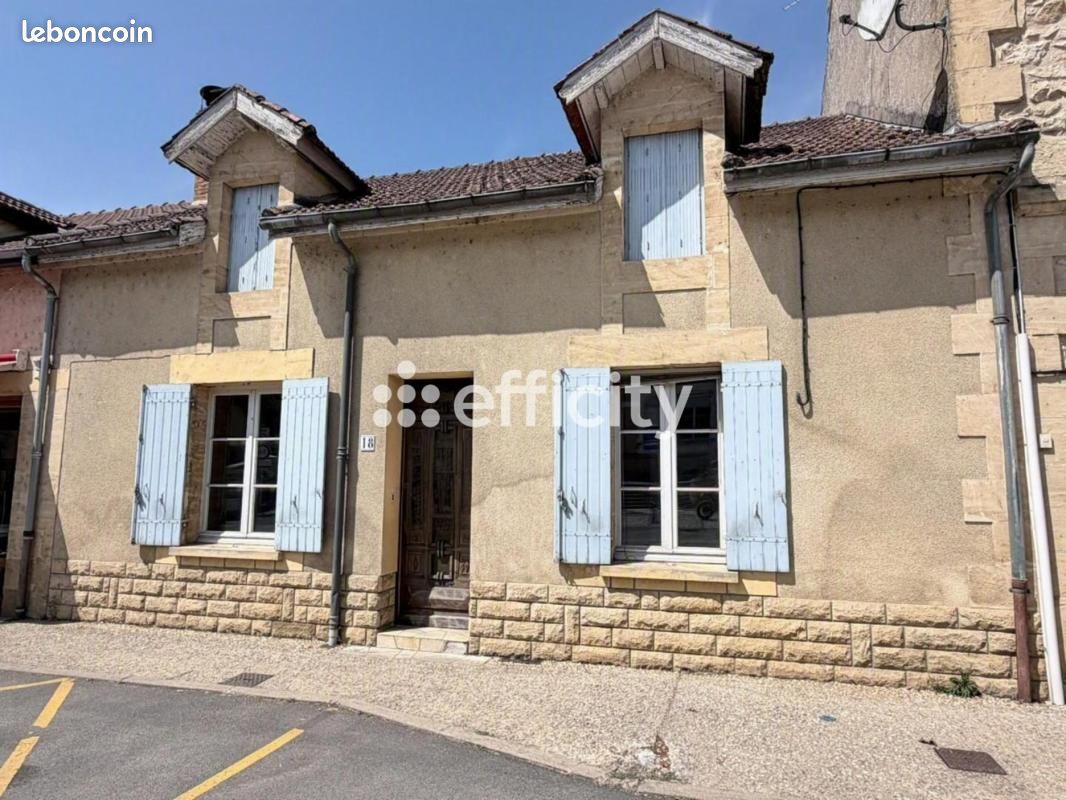 Maison 6 pièces 128 m² · à Couze-Et-Saint-Front · 128 m² · 135 000 €