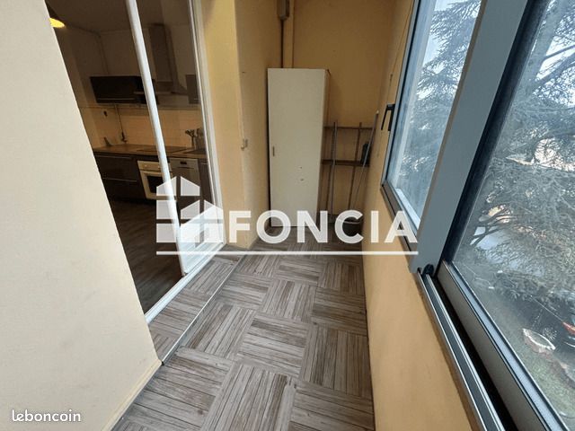 Appartement a louer decines-charpieu - 3 pièce(s) - 54 m2 - Surfyn