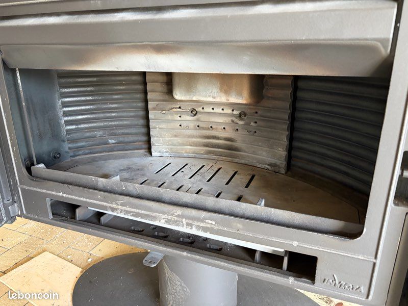 Poêle à bois INVICTA Antaya 12kW – Fonte – Flamme Verte 7★ – Quasi Neuf (image 3)