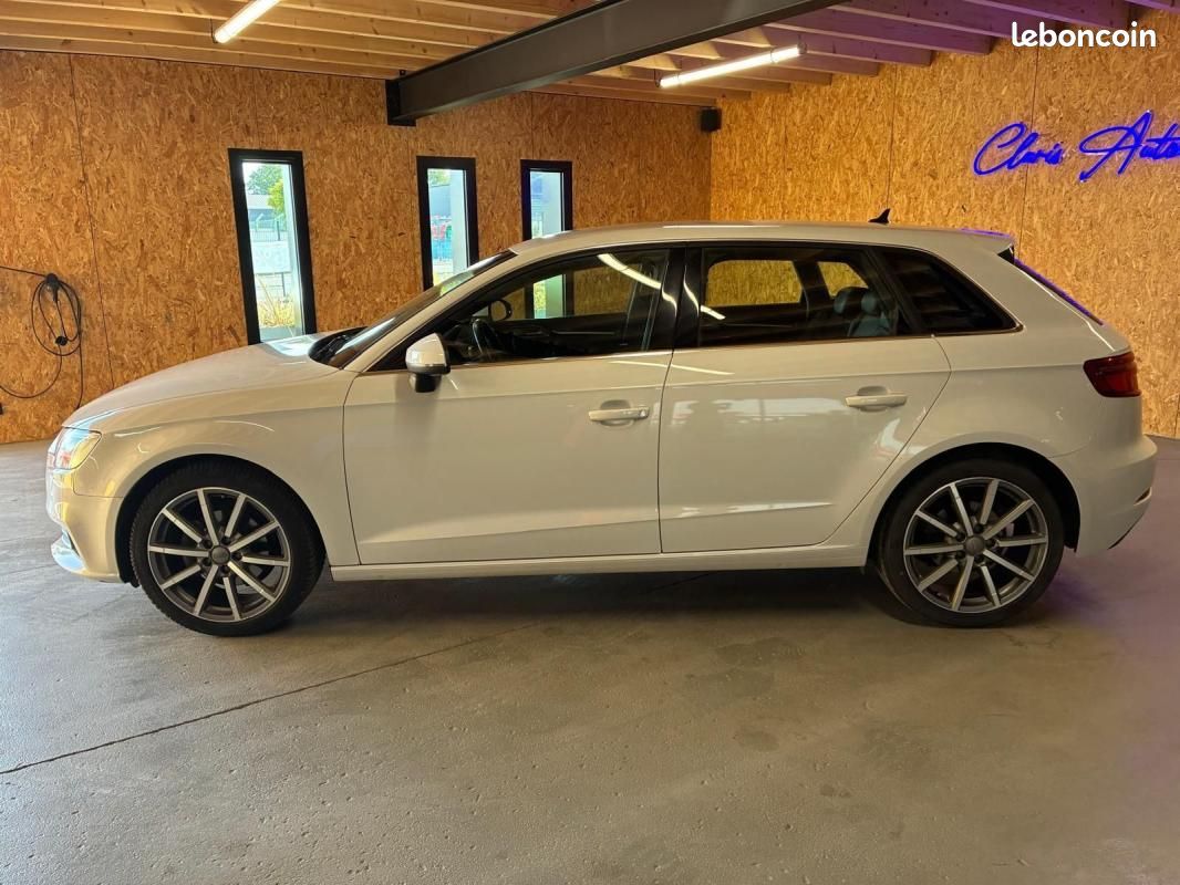 Audi A3 sportback 1.5 35 TFSI 150 S-TRONIC DEISNG LUXE (image 8)
