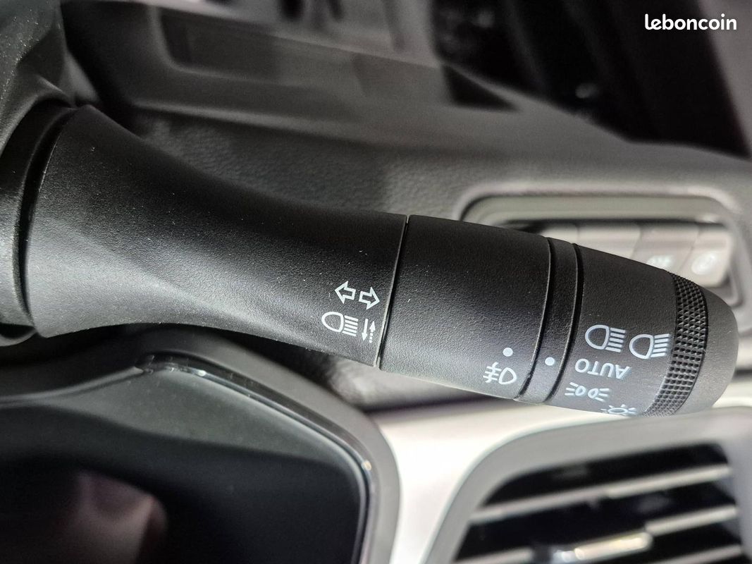 Renault Clio 1.6 E-Tech 145ch full hybrid Evolution (image 19)