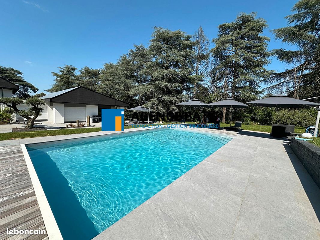 Maison 11 pièces 433 m² · à Saint-Étienne · 433 m² · 1 020 000 €
