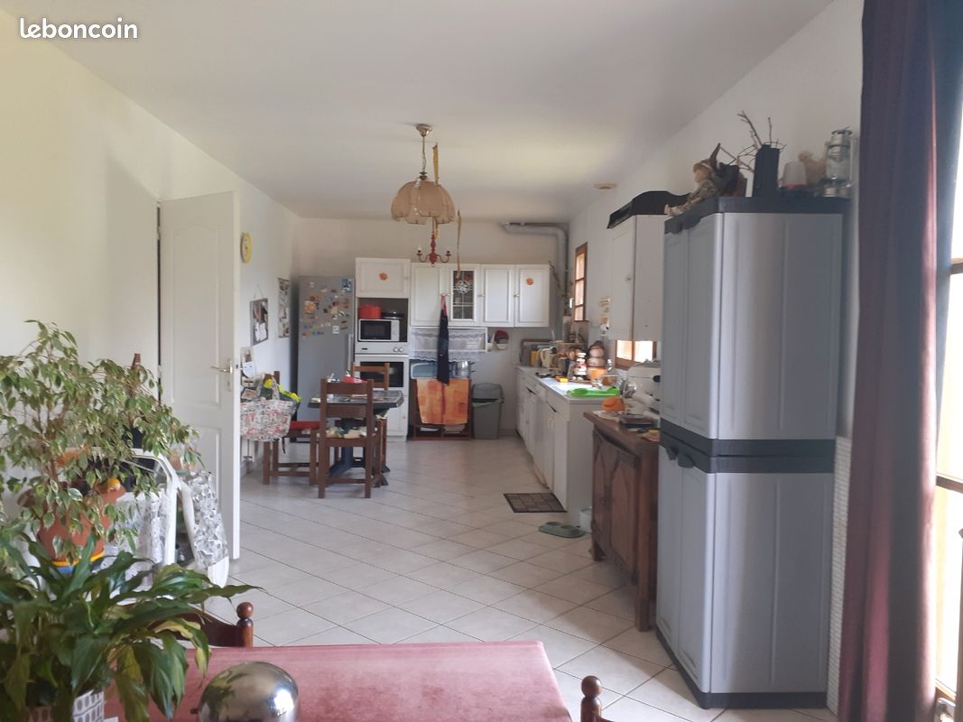 Maison 6 pièces 3200 m² · à Mesnils-sur-Iton · 3 200 m² · 230 000 €