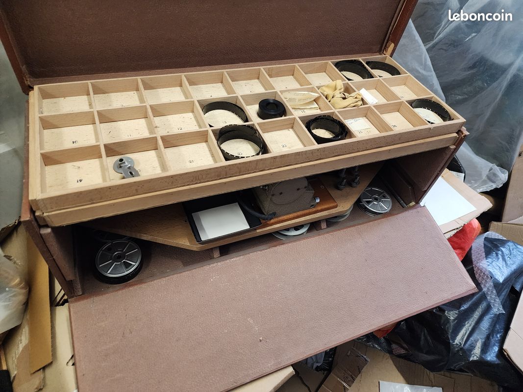 Banc de montage colleuse Arguet 8mm Super 8 en superbe mallette petits rangements (image 1)