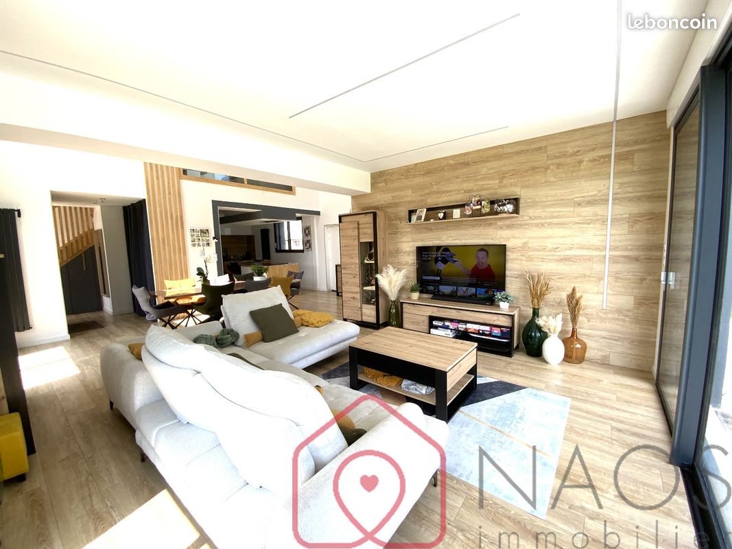 Maison 6 pièces 172 m² · à Vigneux-de-Bretagne · 172 m² · 558 000 €