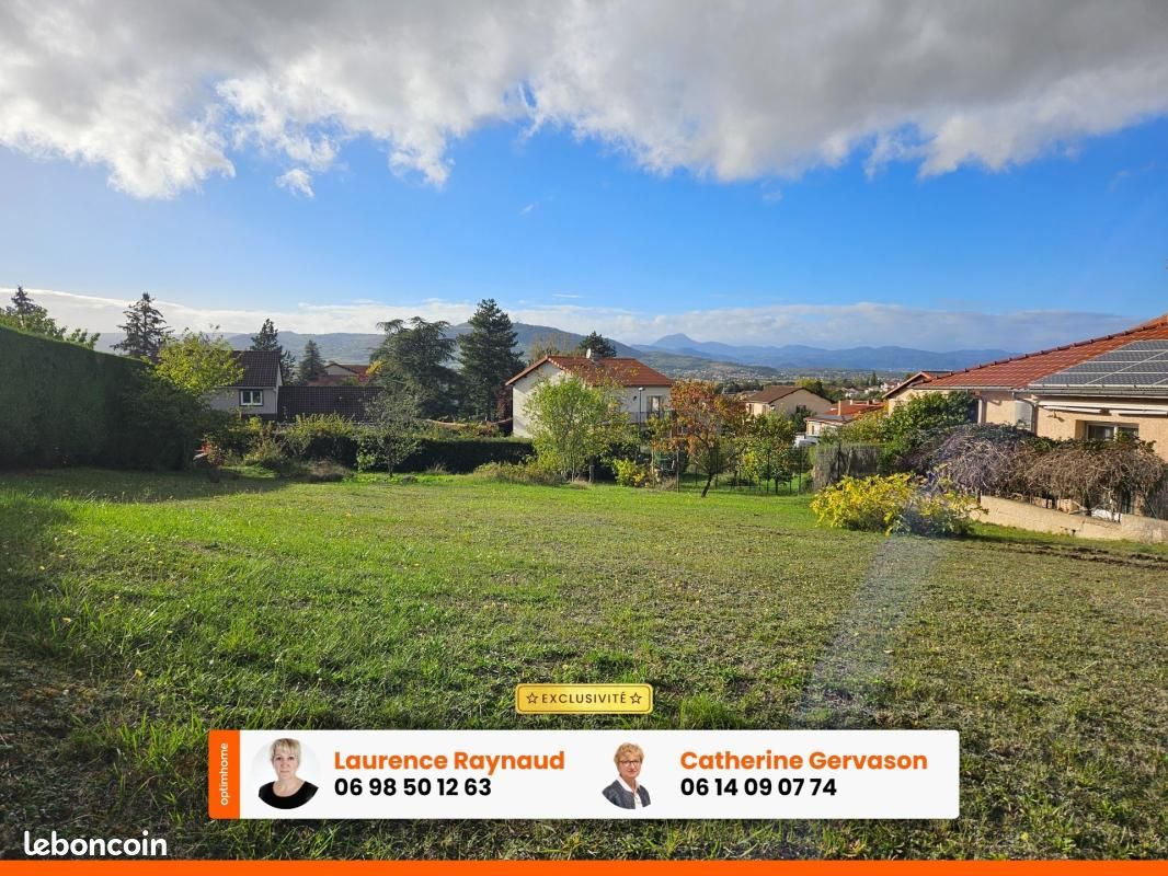 Terrain 768 m² · au Cendre · 164 000 €